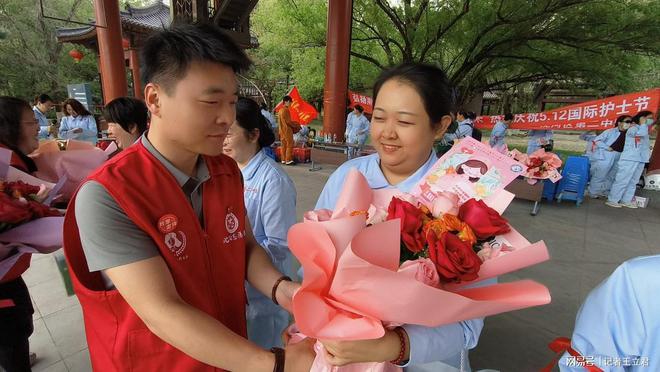 致敬白衣天使凝聚社会温情pg电子中国沈阳爱心企业(图2)