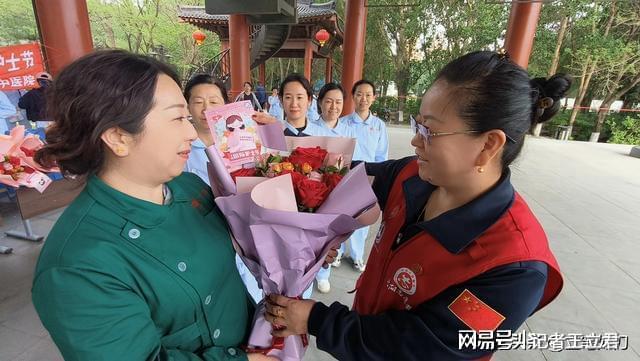 致敬白衣天使凝聚社会温情pg电子中国沈阳爱心企业(图4)